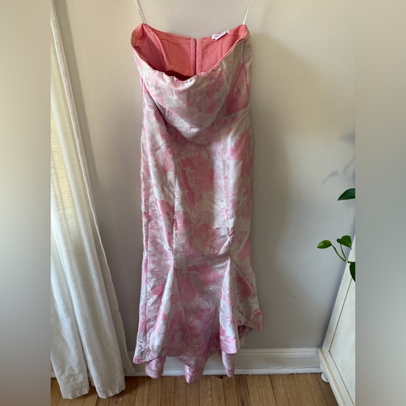 Lovers and Friends Urgonia Gown in Pink Tonal - Picture 4 of 8